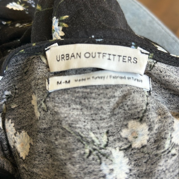 Urban Outfitters Women’s Black V Neck Floral Midi Dress. Size Medium. - Picture 11 of 13